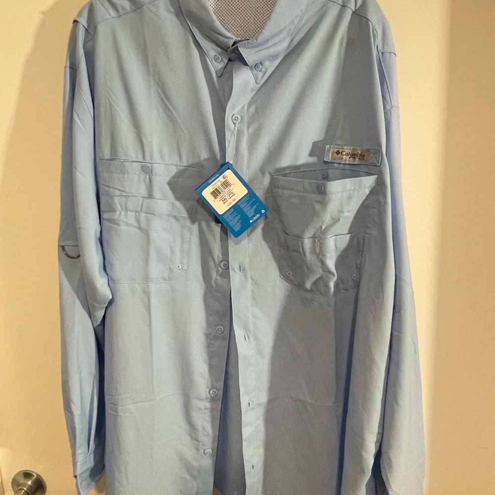 Columbia Light Blue Casual Button Down Shirt